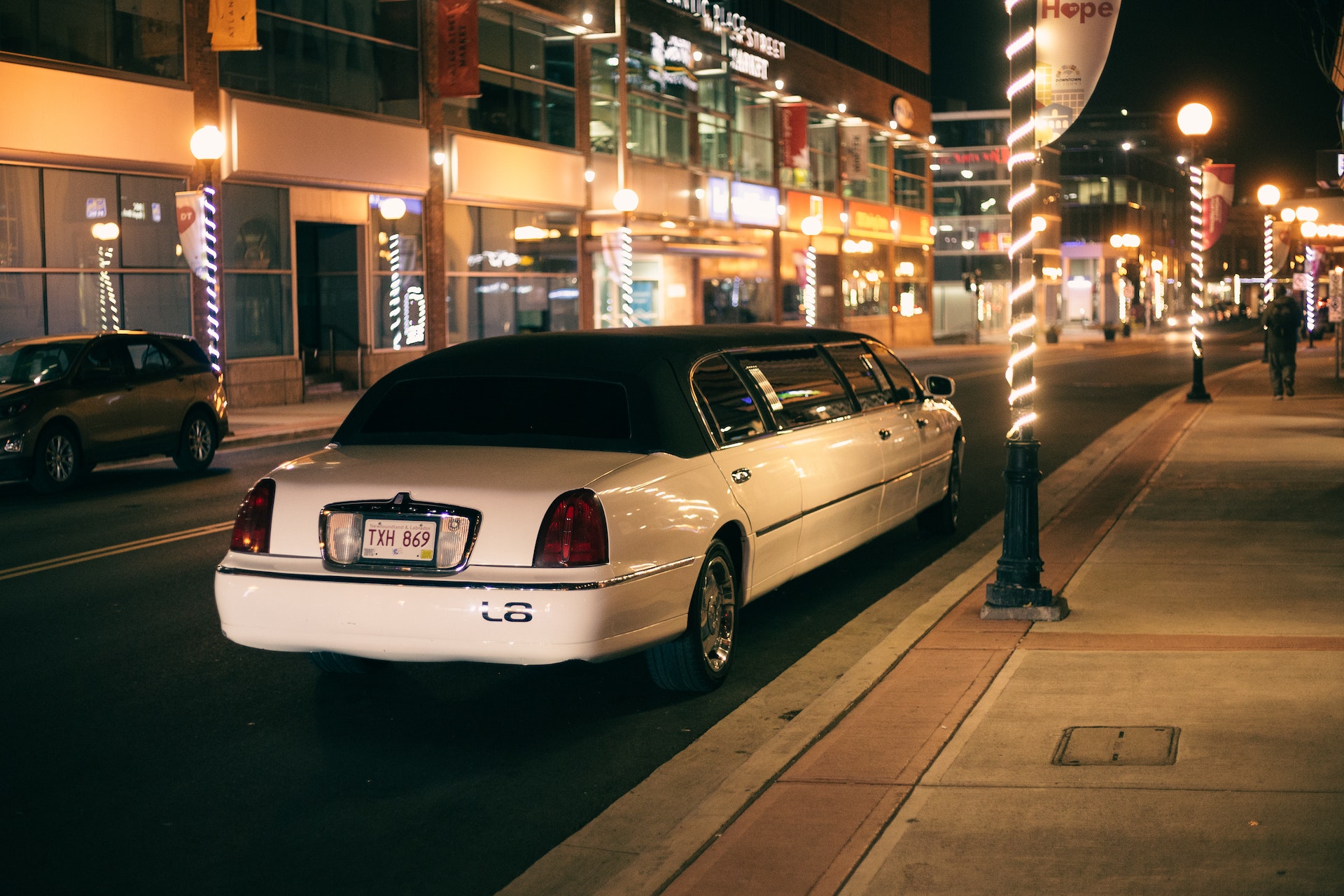 Luxury Beyond Roads: The World of Chauffeur-Driven Limousines”